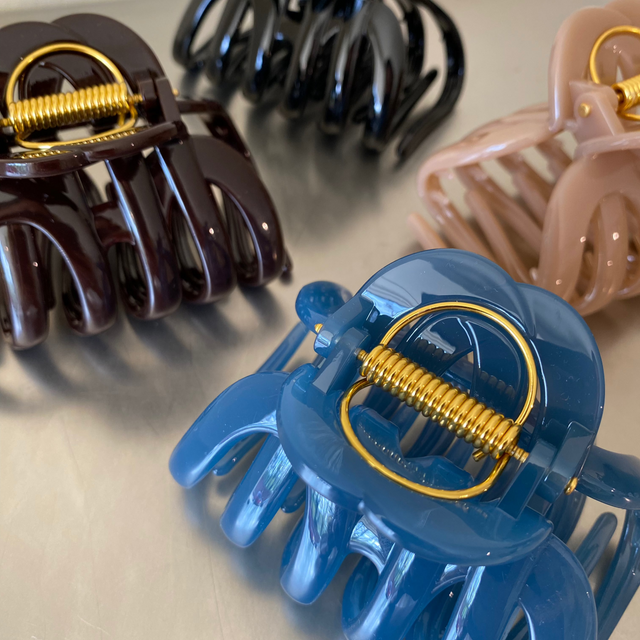 Køb hårpynt hos Adelie. Dametøj på nørrebro og onlline til hele Danmark