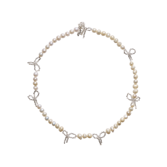 Køb smykker hos Adelie. Dametøj på nørrebro og onlline til hele Danmark