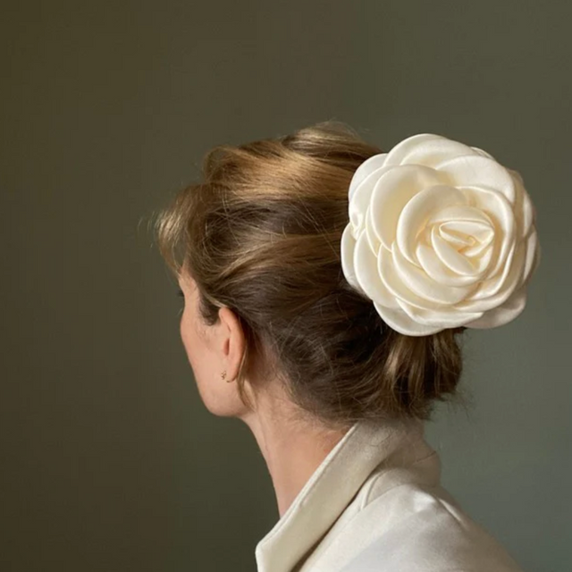 Stor Satin Rose Hårklemme Wine