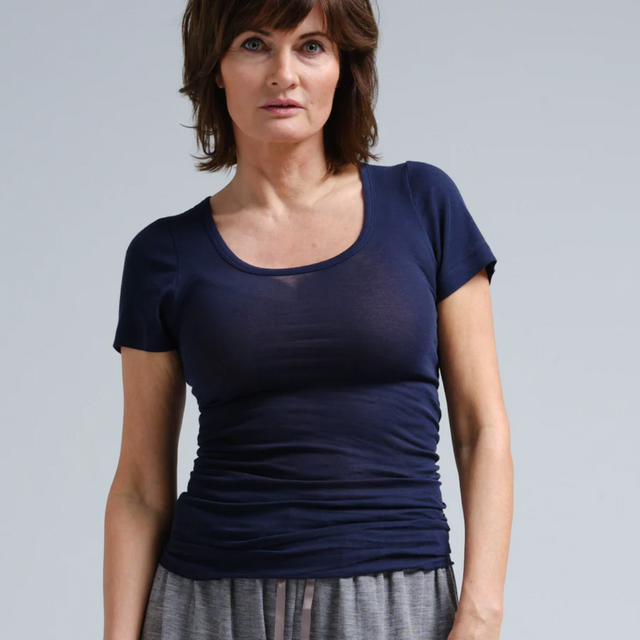 Seamless Basic Roseanna Night Sky / Navy - T-Shirts i Navy (Night Sky) Køb t-shirts hos Adelie. Dametøj på nørrebro og onlline til hele Danmark