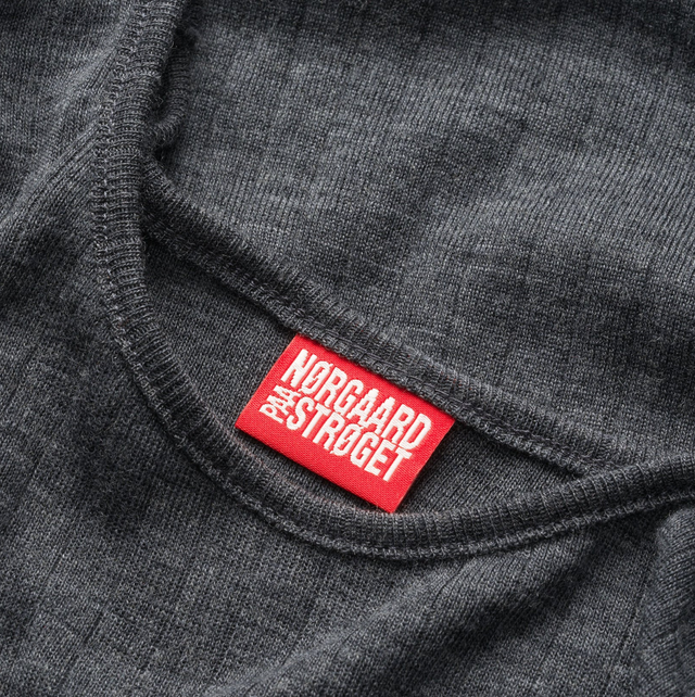 101 Uld Mørkegrå (Ekstra Længde)