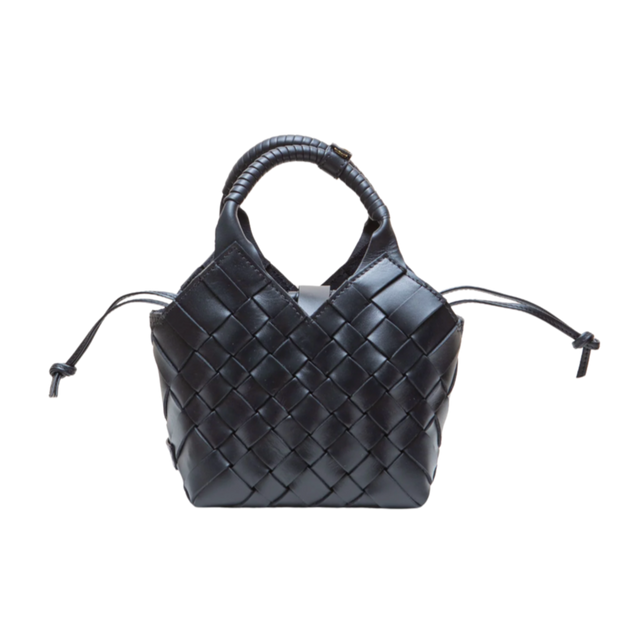 Køb tasker hos Adelie. Dametøj på nørrebro og onlline til hele Danmark