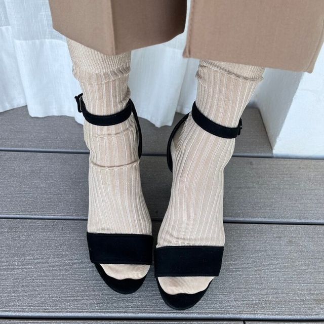 Mrs. Hosiery Silky Classic Strømper Beige - Sokker i Beige (Beige) Køb sokker hos Adelie. Dametøj på nørrebro og onlline til hele Danmark