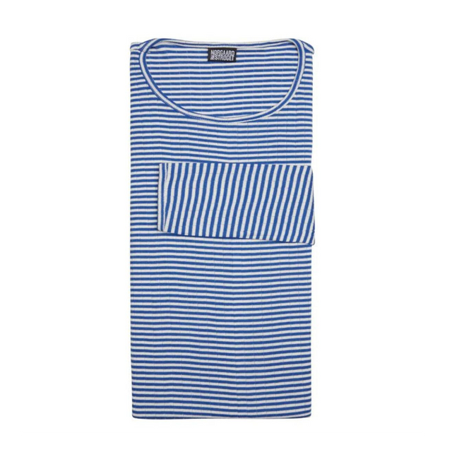 Køb t-shirts hos Adelie. Dametøj på nørrebro og onlline til hele Danmark