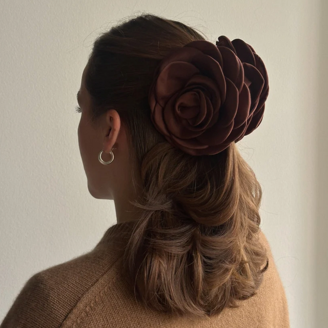 Stor Satin Rose Hårklemme Beige