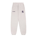 Sporty & Rich Yankees Serif Sweatpant Grå - Bukser i grå (Grey) Køb bukser hos Adelie. Dametøj på nørrebro og onlline til hele Danmark